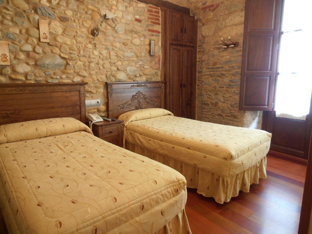 Hostal Virgen De La Encina Ponferrada Chambre photo